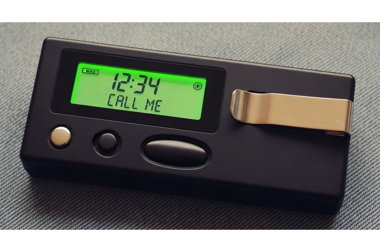 【中古】 インターネット・パソコン通信フェイスマークガイド パソコン・ＰＨＳ・携帯電話・ポケベル対応 ’９９/ビレッジセンター出版局/フェイスマーク振興委員会 中古】 インターネット・パソコン通信フェイスマークガイド