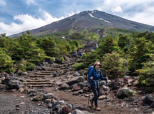 富士山旅遊旺季到了。